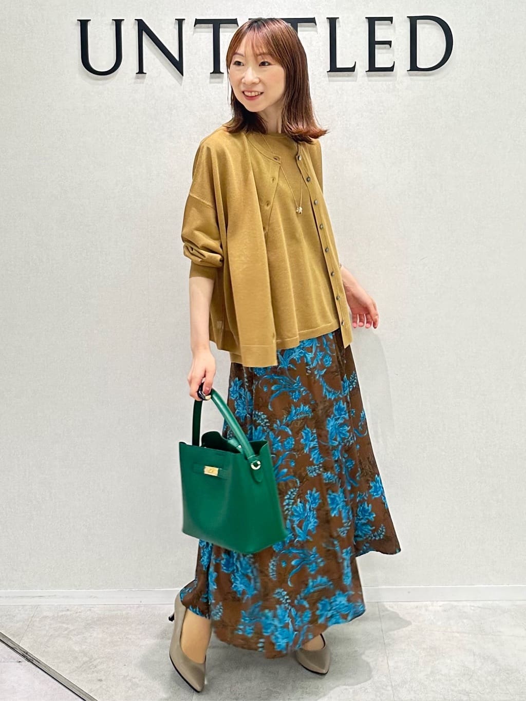 Miwaさんの「UNTITLED｜【アンサンブル可/洗える】シアーノースリーブ プルオーバー」を使ったコーディネート