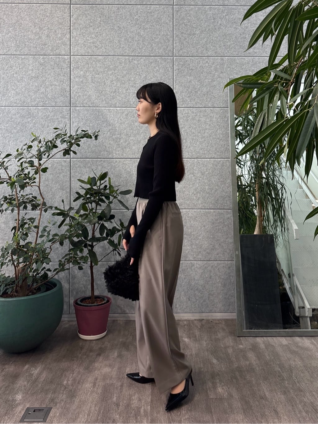 rinaさんの「INDIVI｜Comfy SET UP｜イージーストレートワイドパンツ【セットアップ対応／通勤/カセット服】」を使ったコーディネート