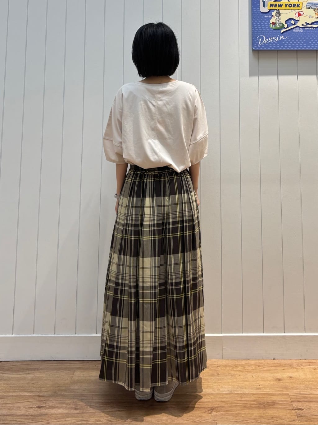 OKADAさんの「Dessin｜【二の腕カバー／UVカット】ランタンスリーブカットソー」を使ったコーディネート
