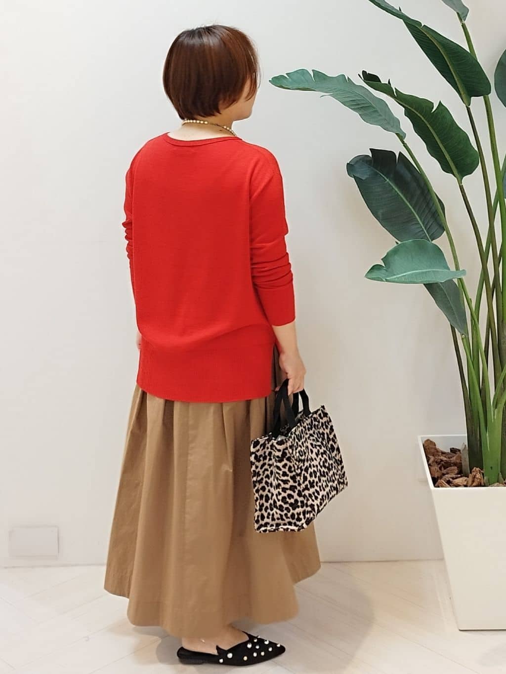 s u g iさんの「UNTITLED｜【8色展開/体型カバー】魅せるタイムレスニット」を使ったコーディネート