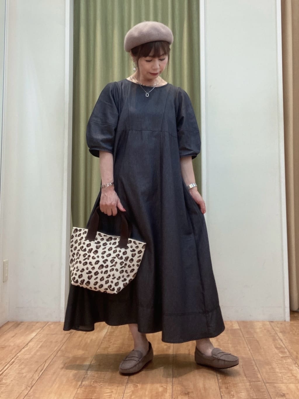 えみりんさんの「SHOO･LA･RUE｜【S-LL】配色ステッチがアクセント デニムワンピース」を使ったコーディネート