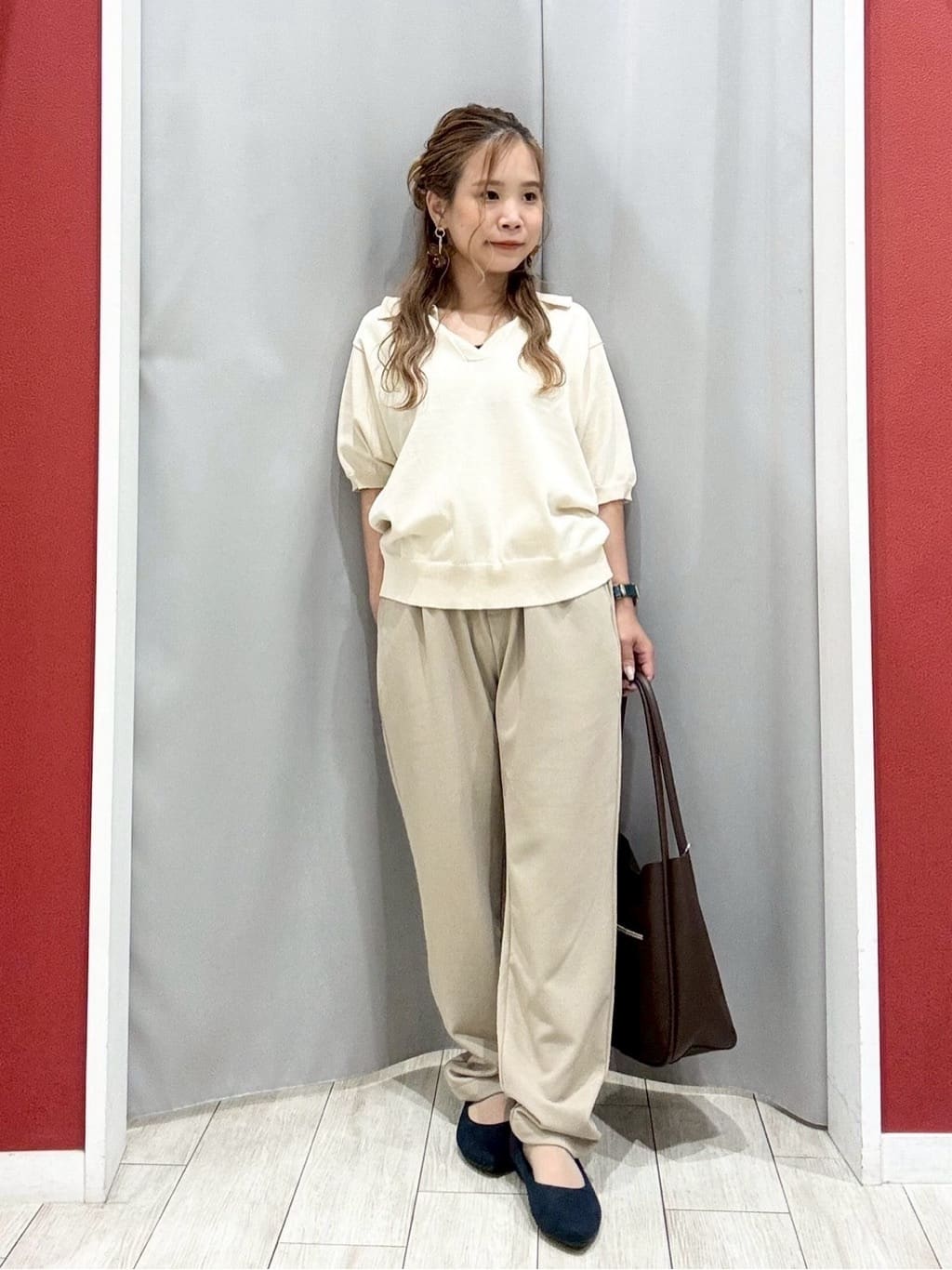 shioさんの「SHOO･LA･RUE｜【2点セット/7分袖】大人のきれい見え お袖タック入りアクセ付きトップス」を使ったコーディネート