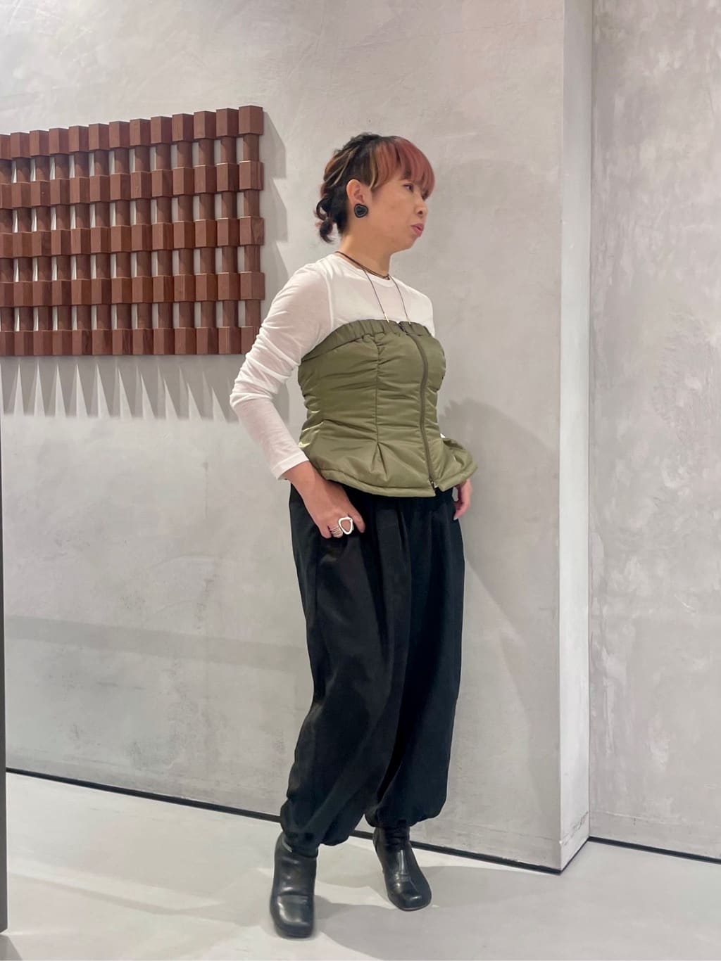 KOUさんの「INDIVI｜シグネチャーシアーロンT」を使ったコーディネート