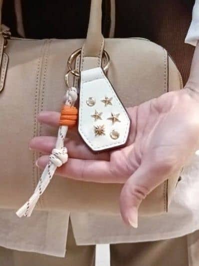 あんさんの「THE SHOP TK｜【春まで着られる】ニットベスト＆ブラウスセット/洗濯機OK」を使ったコーディネート