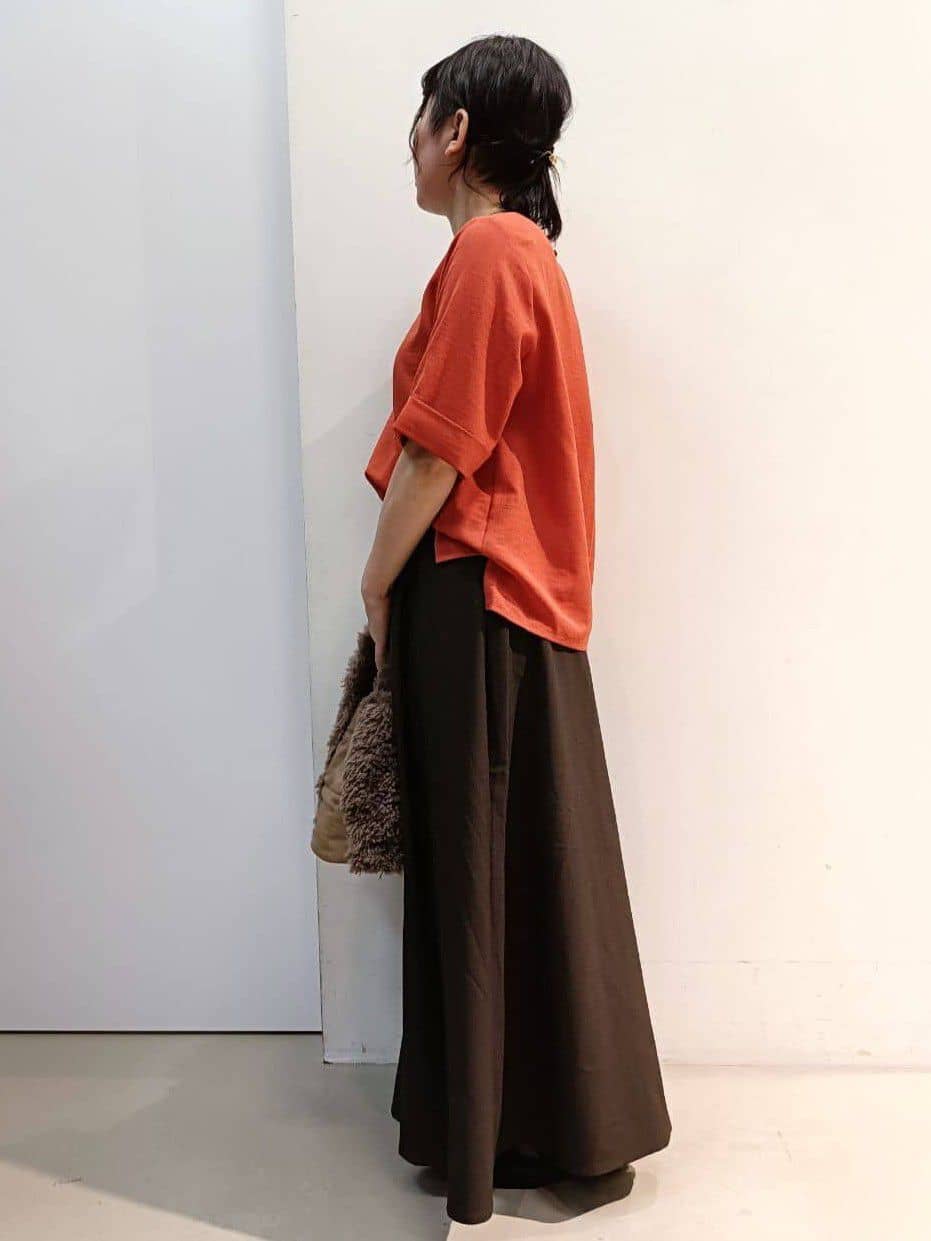 あんさんの「THE SHOP TK｜麻調メッシュブラウス【二の腕カバー/洗える】」を使ったコーディネート