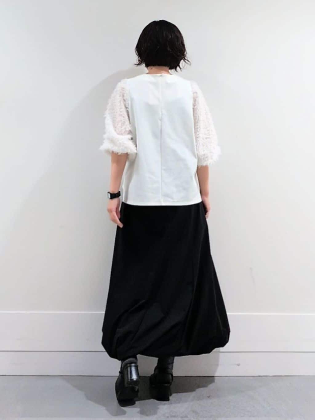ミズタさんの「UNTITLED｜【丸首/Tシャツ風/短丈】シャギースリーブ ポンチカットソー」を使ったコーディネート