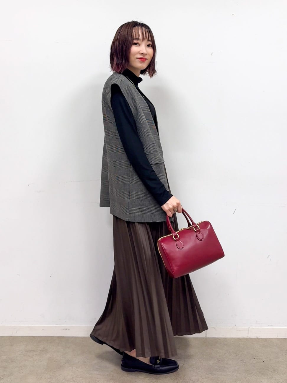 𝐜𝐡𝐢𝐤𝐚さんの「SHOO･LA･RUE｜【S-LL/セットアップ可/洗濯後しわになりにくい】ダブルベスト」を使ったコーディネート
