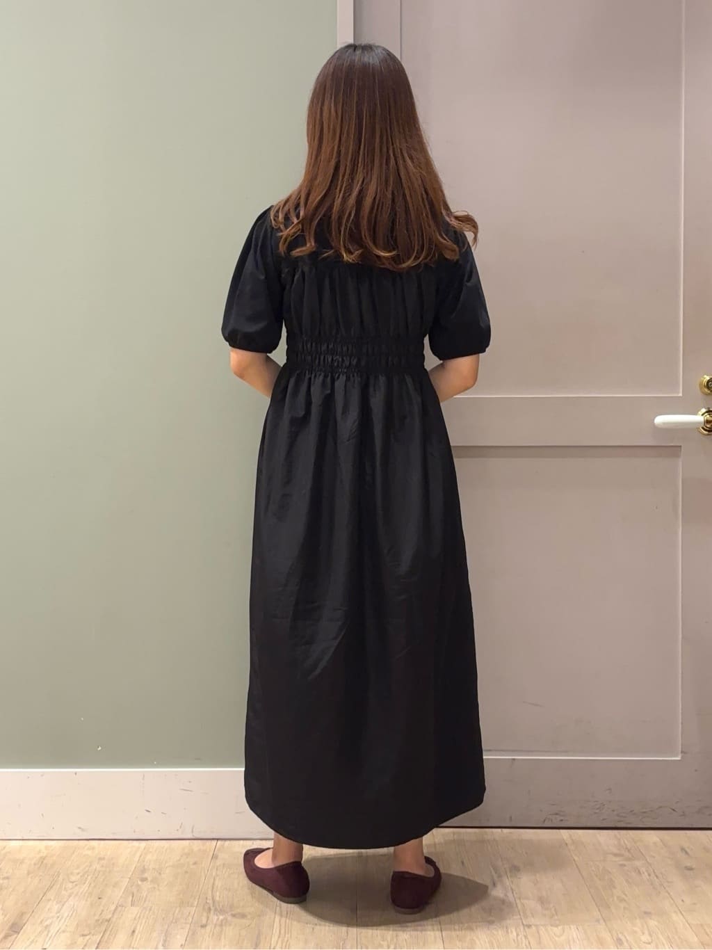 しばみさんの「grove｜【洗える/二の腕カバー】一枚で映える！ビスチェドッキングワンピース」を使ったコーディネート