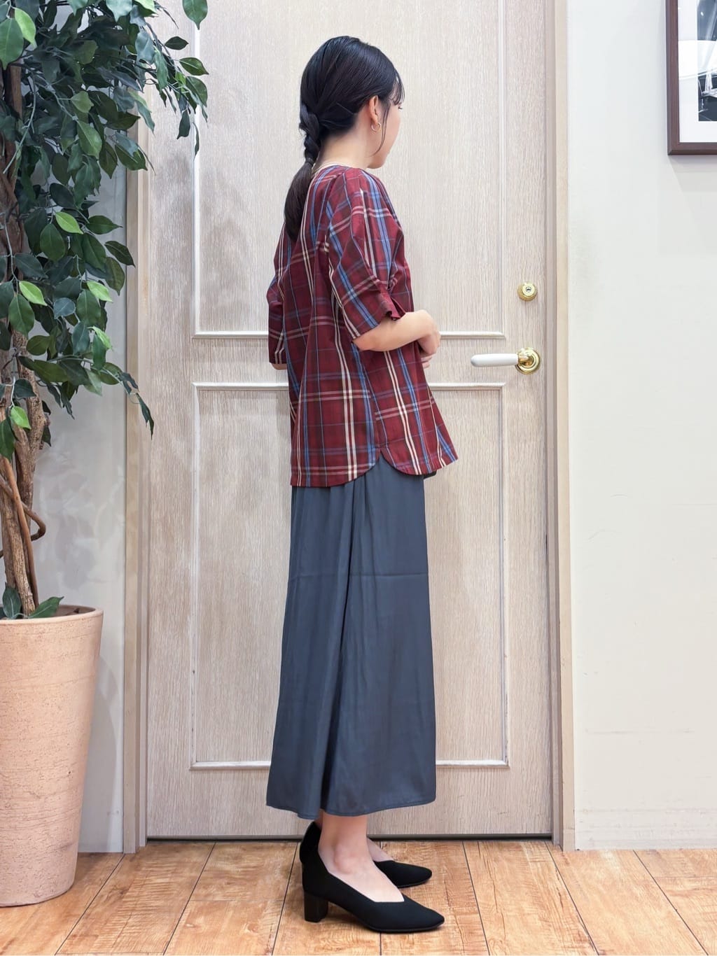 なみさんの「SHOO･LA･RUE｜【S-LL/5分袖】お袖タックできれいに魅せる 大人のチェックブラウス」を使ったコーディネート
