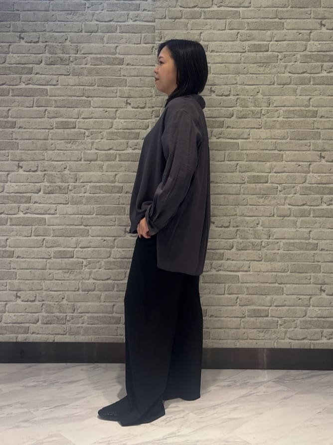 Akiさんの「INDIVI｜【体型カバー／清涼感】シアーオーバーシャツ」を使ったコーディネート