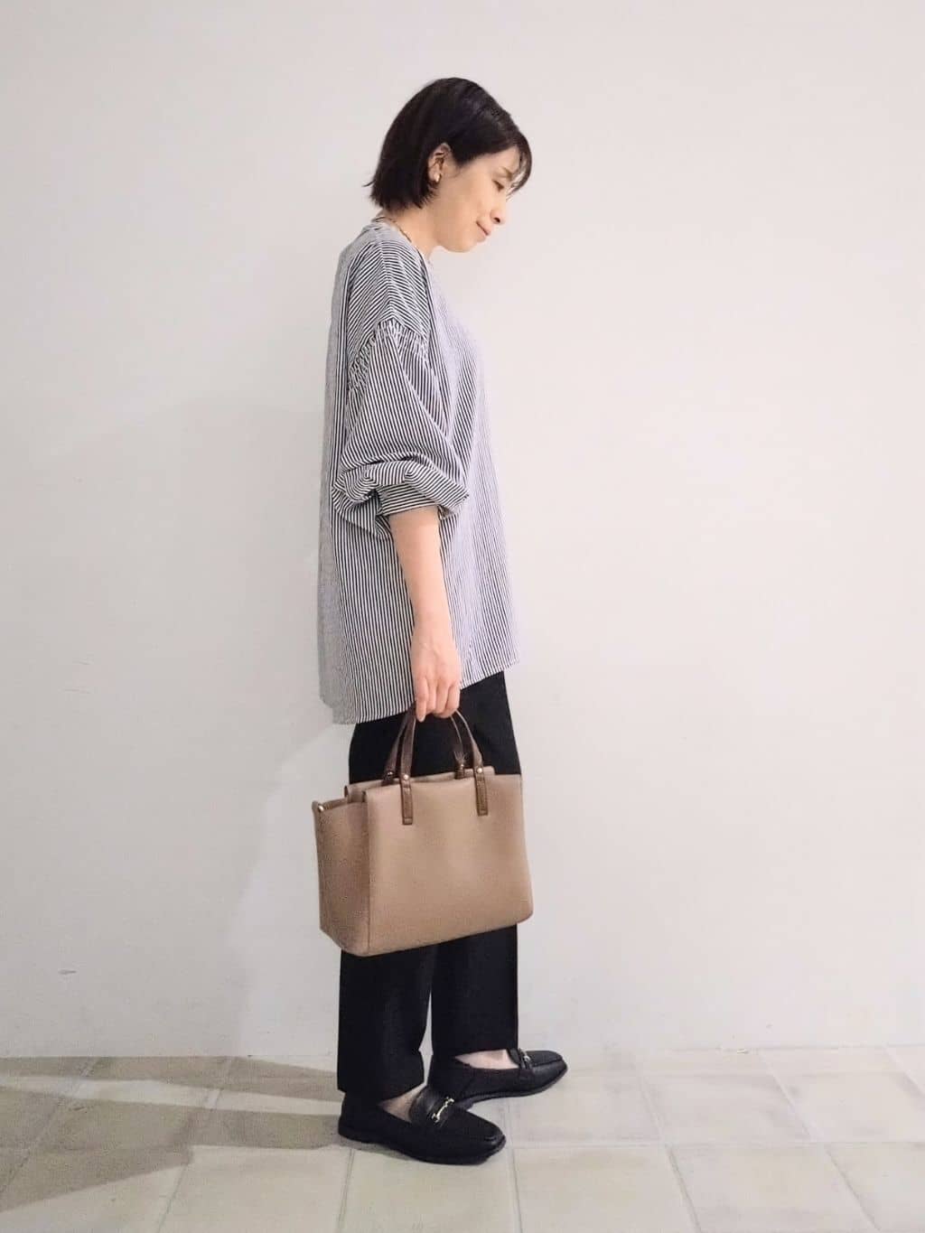 miomioさんの「SHOO･LA･RUE｜【高レビュー/SS-LL/美脚シルエット】すっきりきれい見え テーパードパンツ」を使ったコーディネート