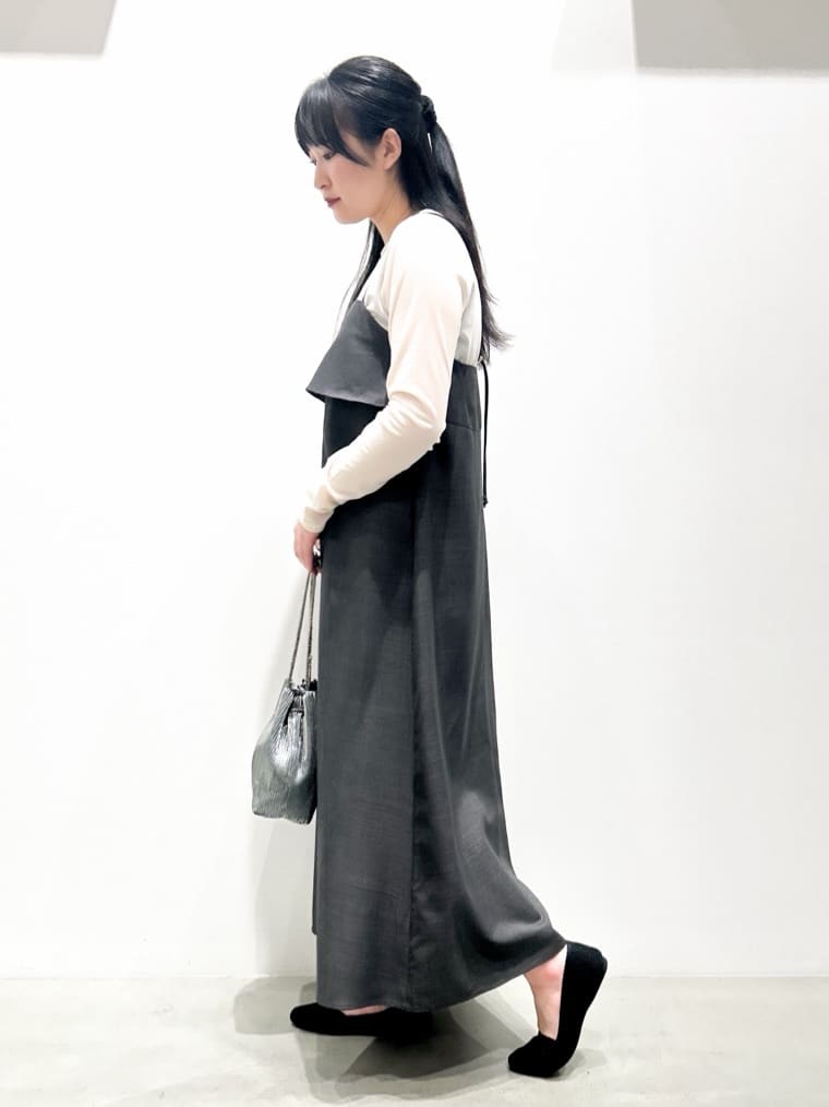 seinaさんの「grove｜シアーカットベロアロンT」を使ったコーディネート
