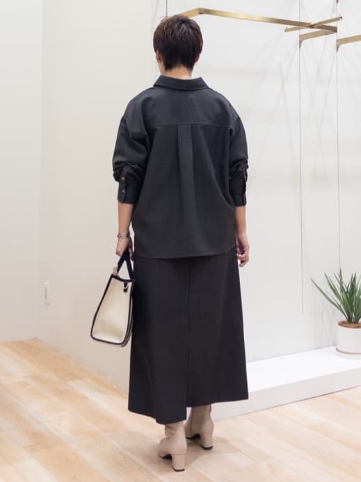 シュウコさんの「grove｜【カセット服/選べる着丈】洗濯機で洗えるオーバーシャツ」を使ったコーディネート