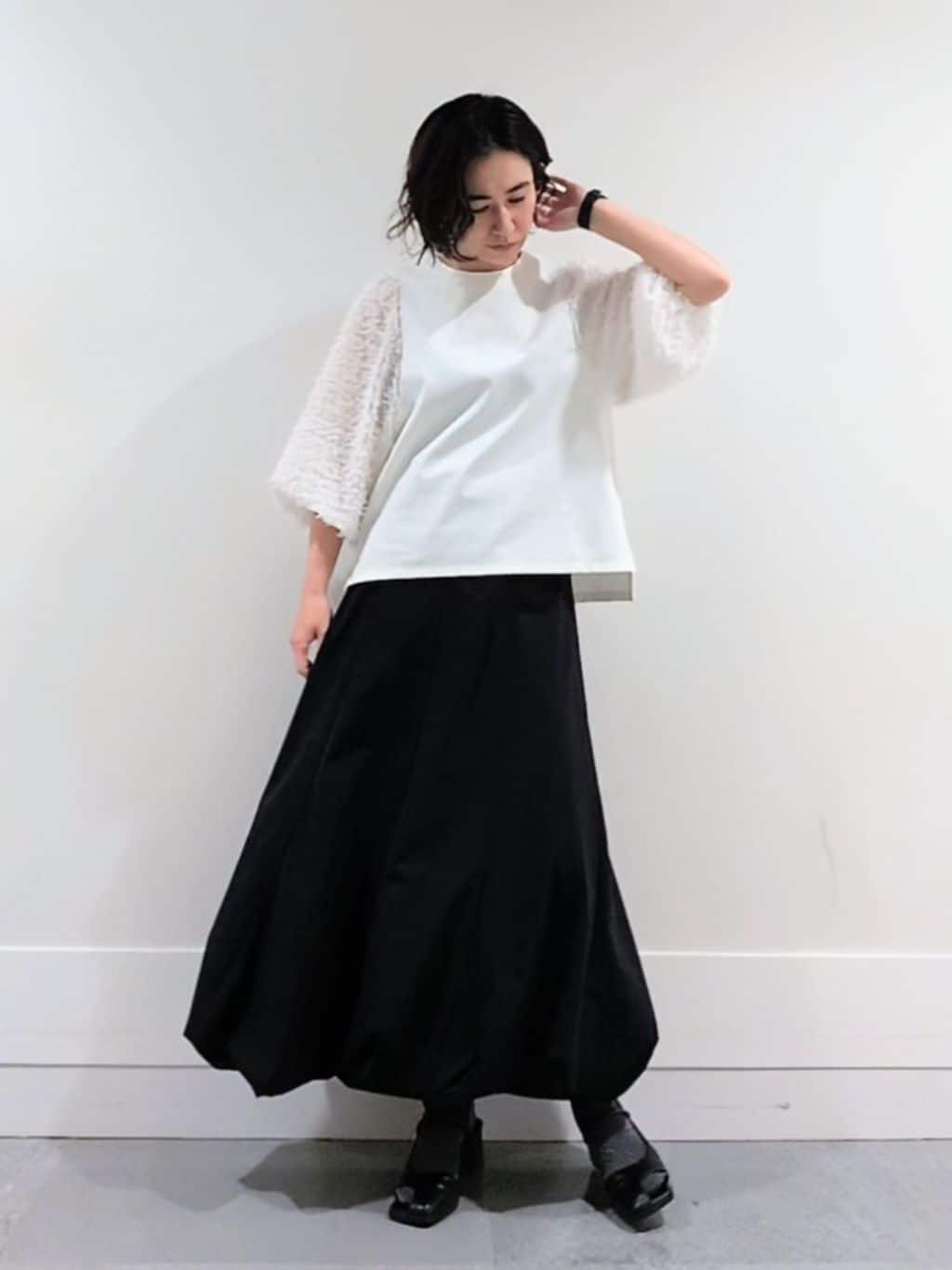 ミズタさんの「UNTITLED｜【丸首/Tシャツ風/短丈】シャギースリーブ ポンチカットソー」を使ったコーディネート