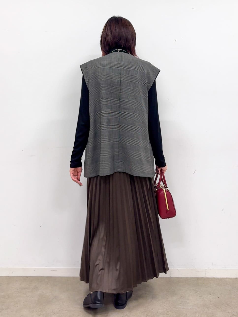 𝐜𝐡𝐢𝐤𝐚さんの「SHOO･LA･RUE｜【S-LL/セットアップ可/洗濯後しわになりにくい】ダブルベスト」を使ったコーディネート