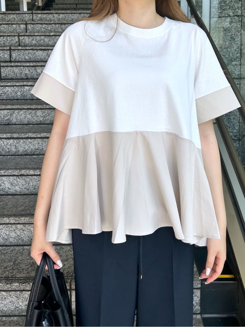 Risaさんの「OPAQUE.CLIP｜配色フハクドッキングペプラムトップス【洗濯機洗い可／抗ピル】」を使ったコーディネート