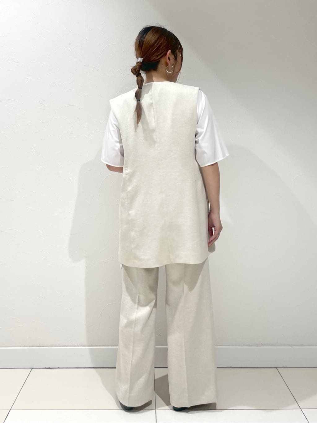 YUUKIさんの「INDIVI｜【洗える】胸元タックフリルブラウス」を使ったコーディネート