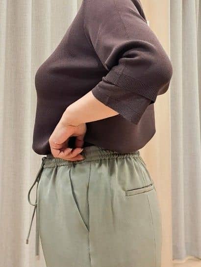ふるさんの「grove｜【ひんやり多機能】やわらかドライタッチ 袖口シアードッキングプルオーバー」を使ったコーディネート