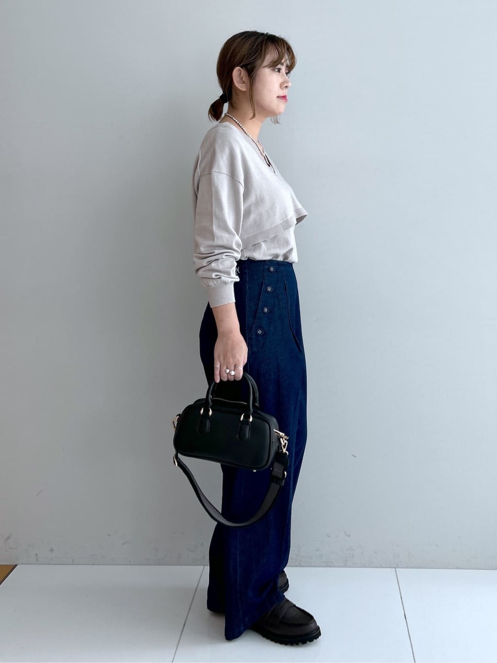 Hirokaさんの「Dessin｜【2点セット/3WAY/洗える】ノースリーブインナー付きVネックショート丈ニット」を使ったコーディネート
