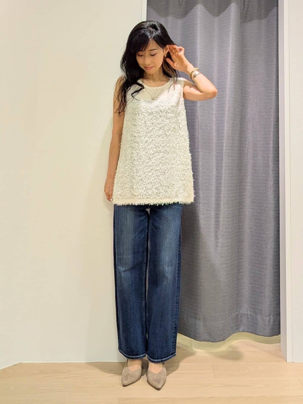 miiさんの「INDIVI｜【褒められデニム】ワイドストレート デニムパンツ」を使ったコーディネート
