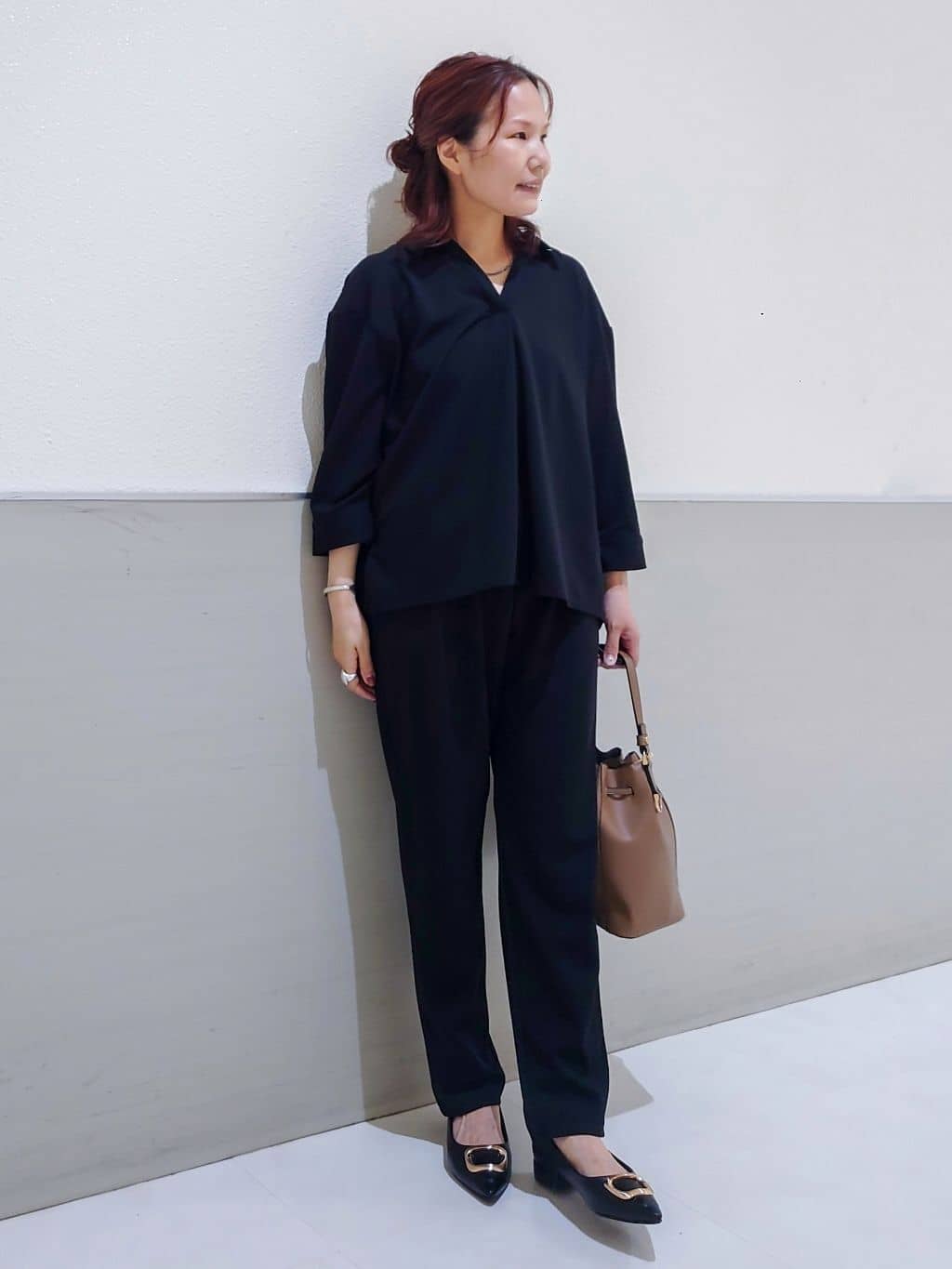 maruさんの「THE SHOP TK｜【着るだけでコーディネートが決まる】スキッパーブラウス&パンツセット」を使ったコーディネート