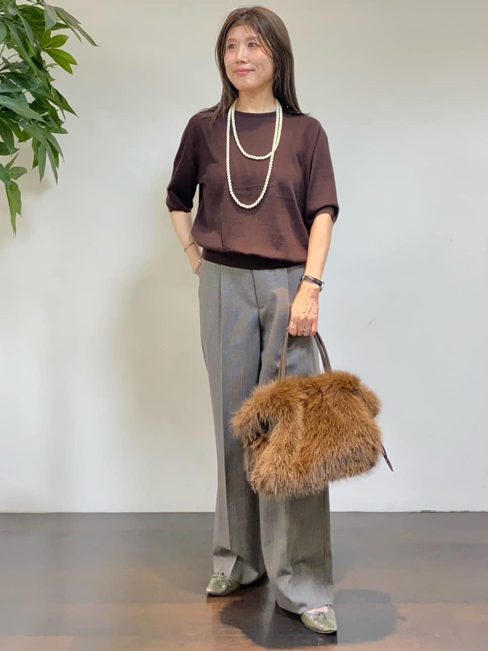 tomoさんの「UNTITLED｜【アンサンブル可/洗える/Vネック】ウールシルクカーディガン」を使ったコーディネート