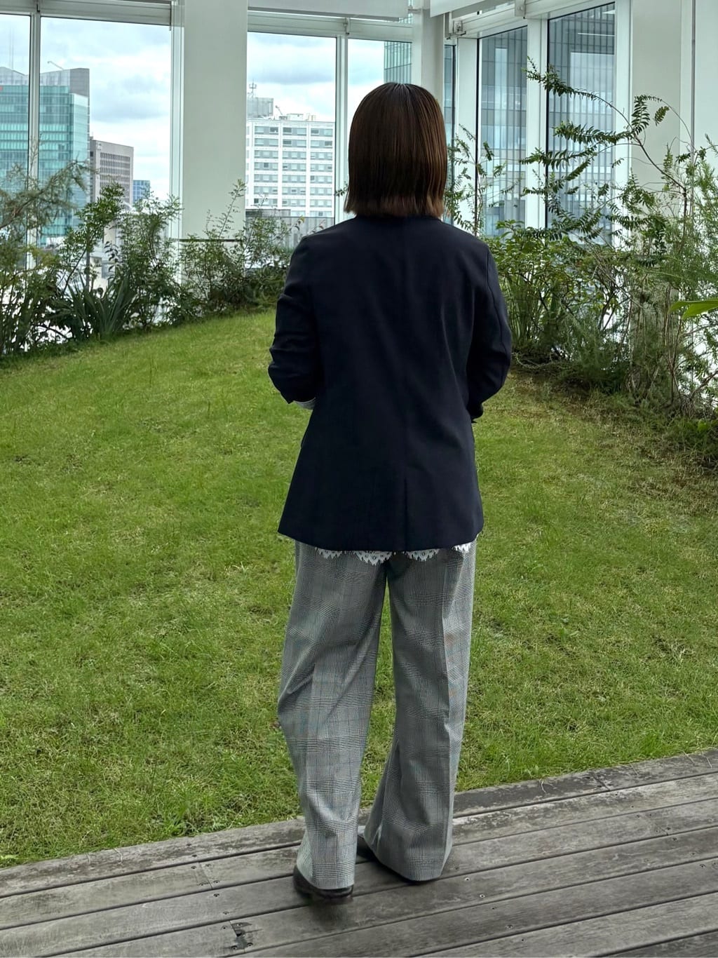 sakuさんの「INDIVI｜【褒められパンツ】ワンタックワイドパンツ」を使ったコーディネート