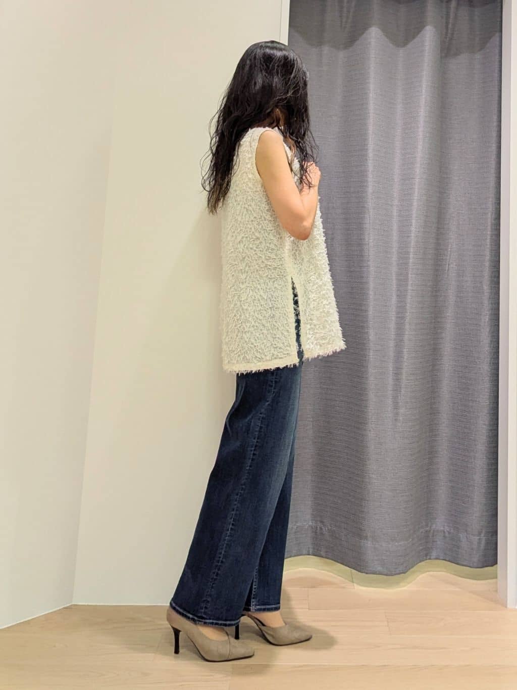 miiさんの「INDIVI｜【褒められデニム】ワイドストレート デニムパンツ」を使ったコーディネート