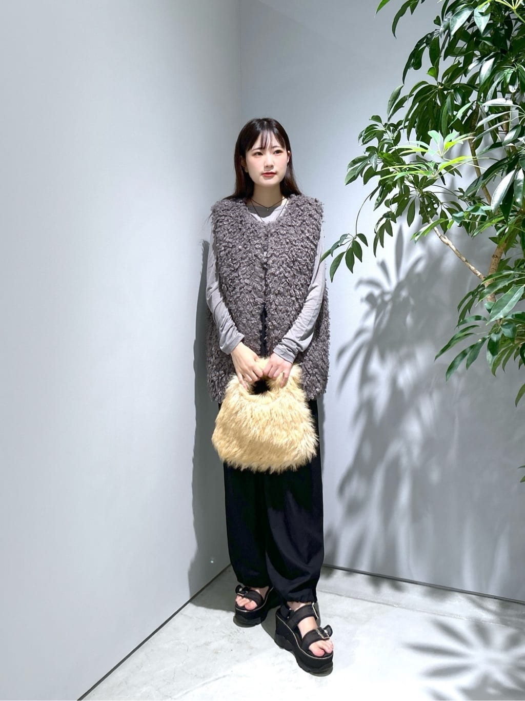 Renoさんの「INDIVI｜シグネチャーシアーロンT」を使ったコーディネート