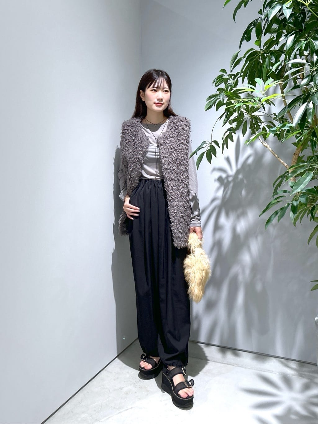 Renoさんの「INDIVI｜シグネチャーシアーロンT」を使ったコーディネート