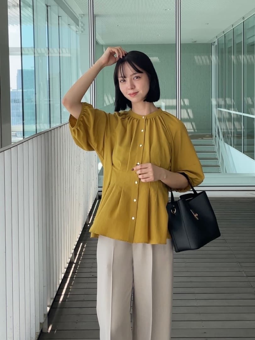 NATSUMIさんの「grove｜ウエストタックチュニックブラウス」を使ったコーディネート