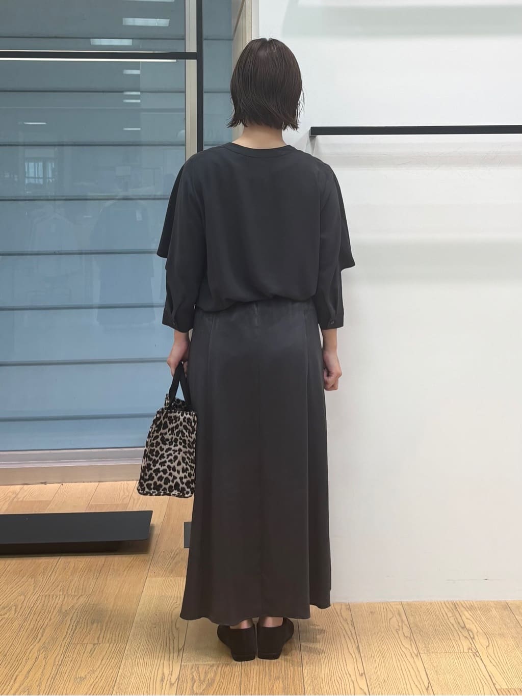 asamiさんの「INDIVI｜【羽織りとしても活躍！】ケープカラーブラウス」を使ったコーディネート
