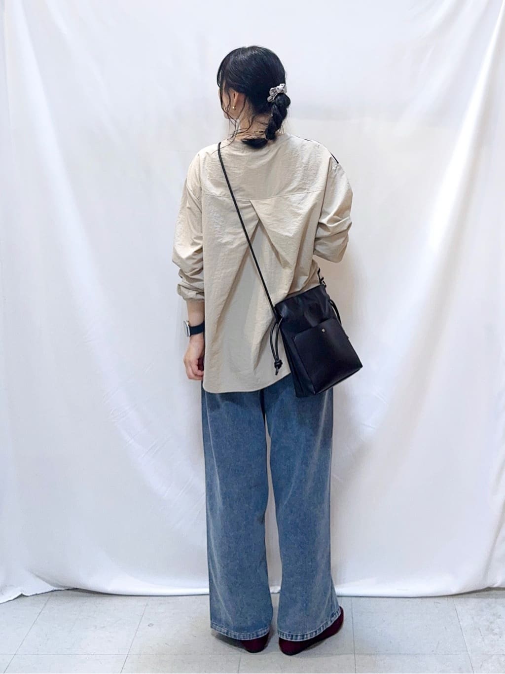 𝐇𝐢𝐫𝐨𝐦𝐢さんの「SHOO･LA･RUE｜【S-LL】インせず決まる 背中タック入り パフ袖トップス」を使ったコーディネート