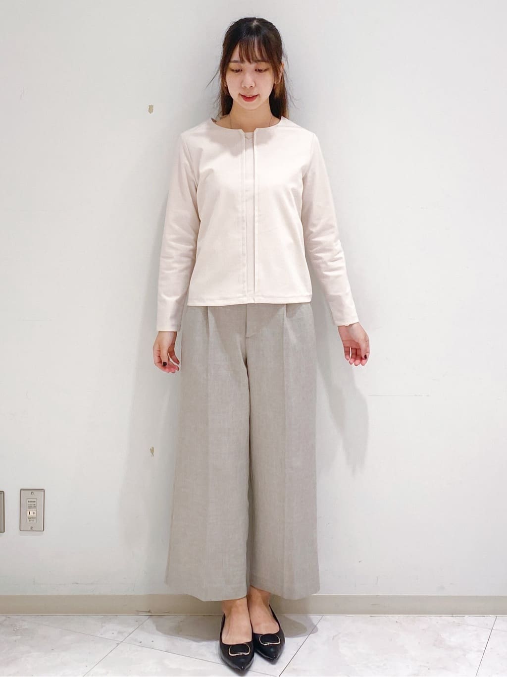 yurinaさんの「index｜ワイドストレートパンツ／セットアップ対応可【洗濯機OK／イージーアイロン】」を使ったコーディネート