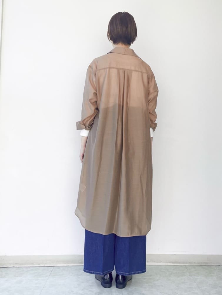 aliceさんの「UNTITLED｜【ニットと重ね着に/前開きボタン】シアーロングシャツ」を使ったコーディネート