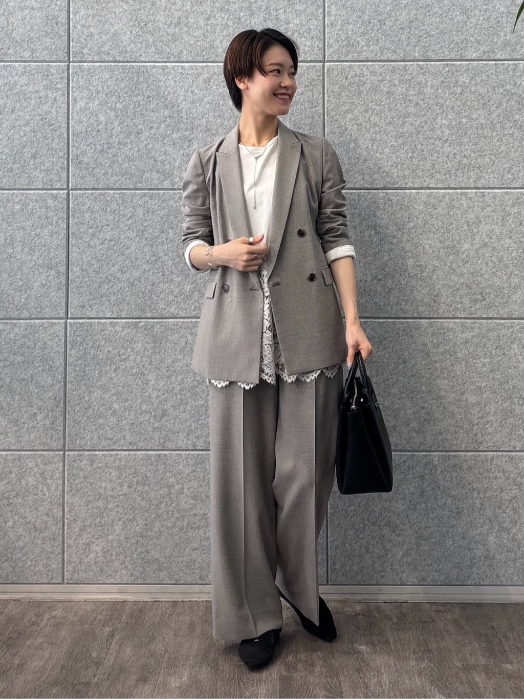 kanaeさんの「INDIVI｜【レイヤードにおすすめ】レース切り替えカットソー」を使ったコーディネート
