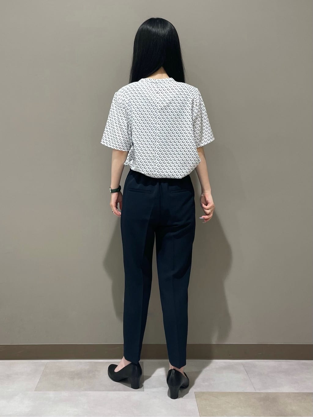 KEIKOさんの「INDIVI｜【定番スーツ／UVケア／洗える】ウール調ノーカラージャケット」を使ったコーディネート