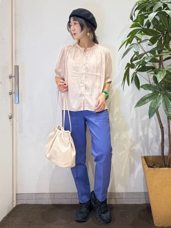 misakiさんの「SHOO･LA･RUE｜【洗濯機可/S-3L/美脚シルエット】通勤・セレモニーにも　きちんと見えする ソフトスティックパンツ」を使ったコーディネート