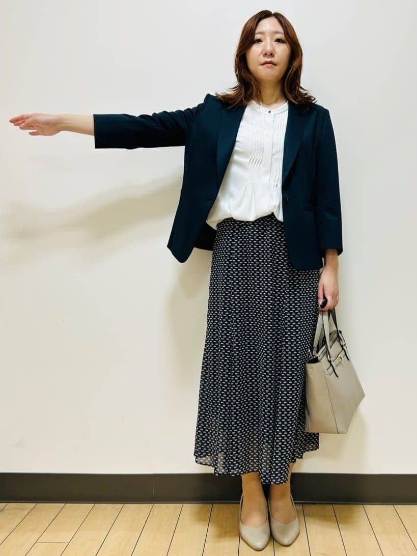 miiiさんの「Reflect｜【インナーに◎／すっきり見え！長め丈】タックデティールブラウス」を使ったコーディネート