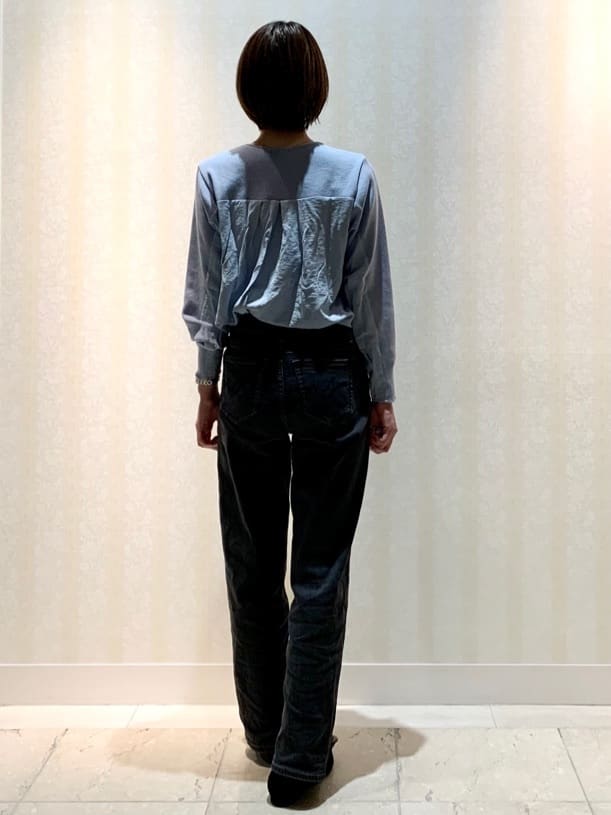 hikaruさんの「INDIVI｜【褒められデニム】ワイドストレート デニムパンツ」を使ったコーディネート