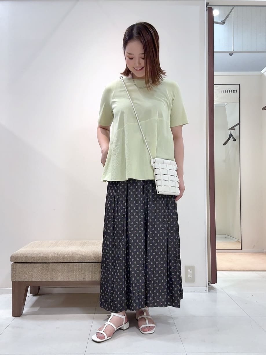 YUIさんの「UNTITLED｜【セットアップ可/ウエストゴム/リラクシー】スクエアジオメ柄スカーチョ」を使ったコーディネート