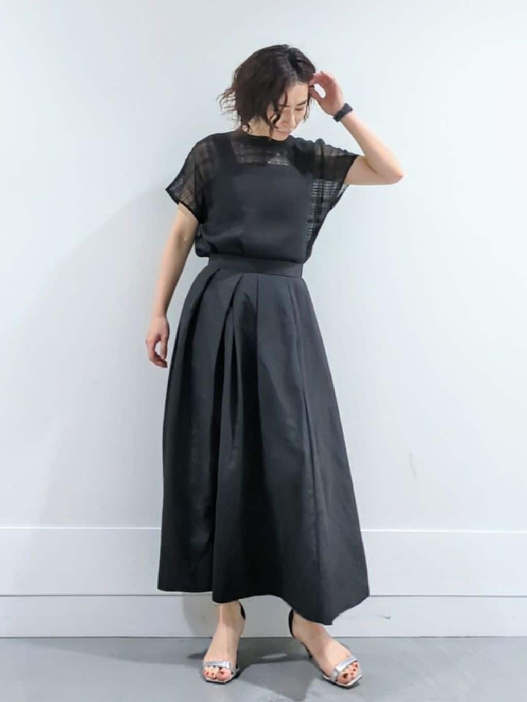 ミズタさんの「UNTITLED｜【シアー】チェックスタンドネックブラウス」を使ったコーディネート