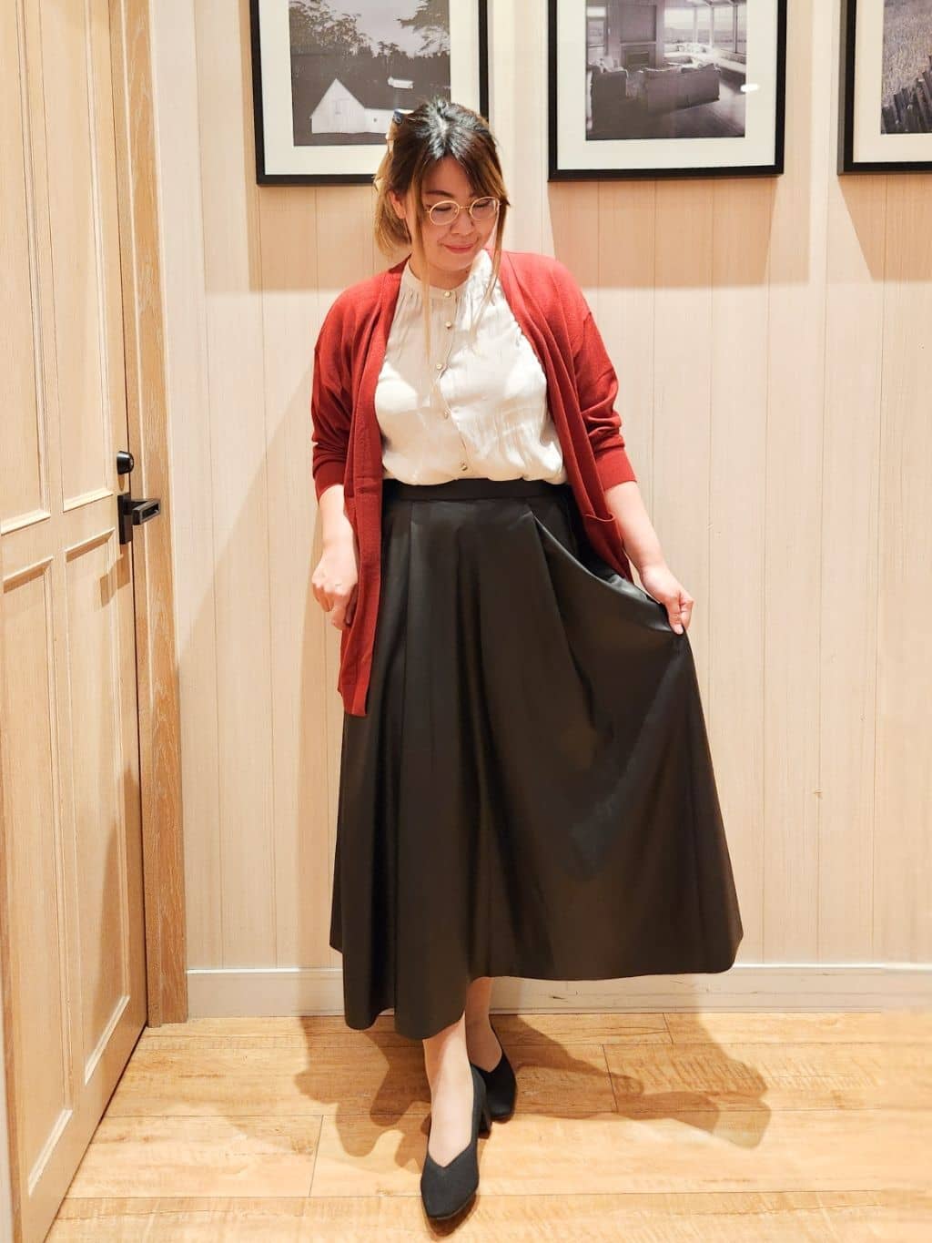 れーやんさんの「SHOO･LA･RUE｜【洗える/S-LL】大人上品な印象のサテン5分袖ブラウス」を使ったコーディネート