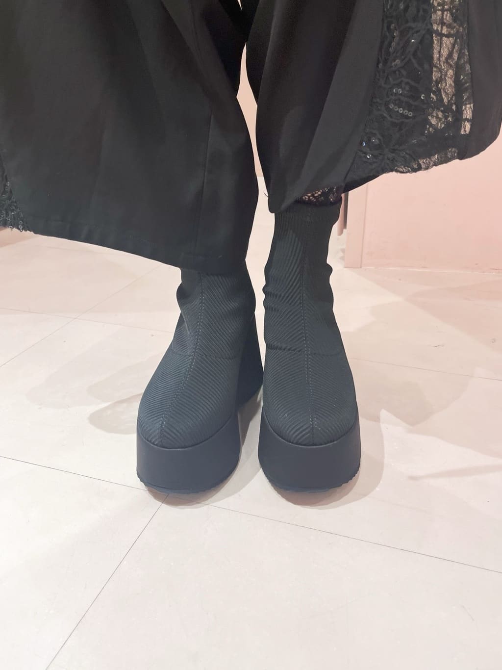 MIGIさんの「ESPERANZA｜厚底ニットショートブーツ」を使ったコーディネート