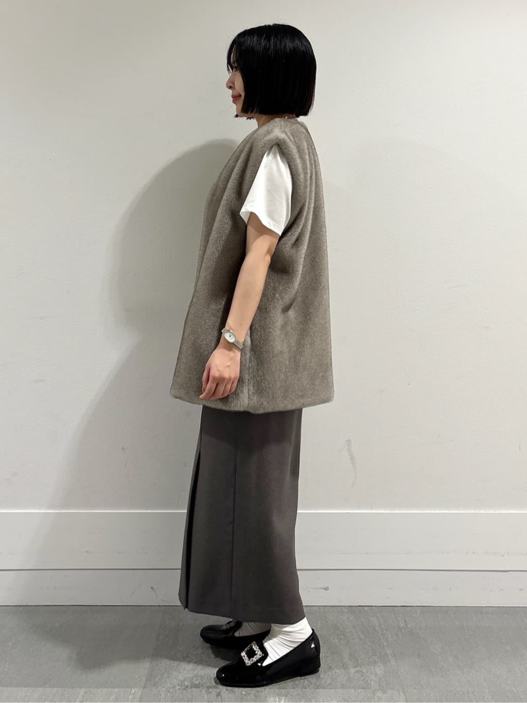 モエカさんの「UNTITLED｜【トレンド/ジレ】フェイクファーベスト」を使ったコーディネート