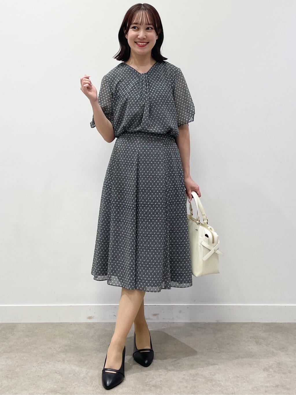 yukariさんの「Reflect｜【マシンウォッシュ可／セットアップ可】コツキ柄プリントブラウス」を使ったコーディネート
