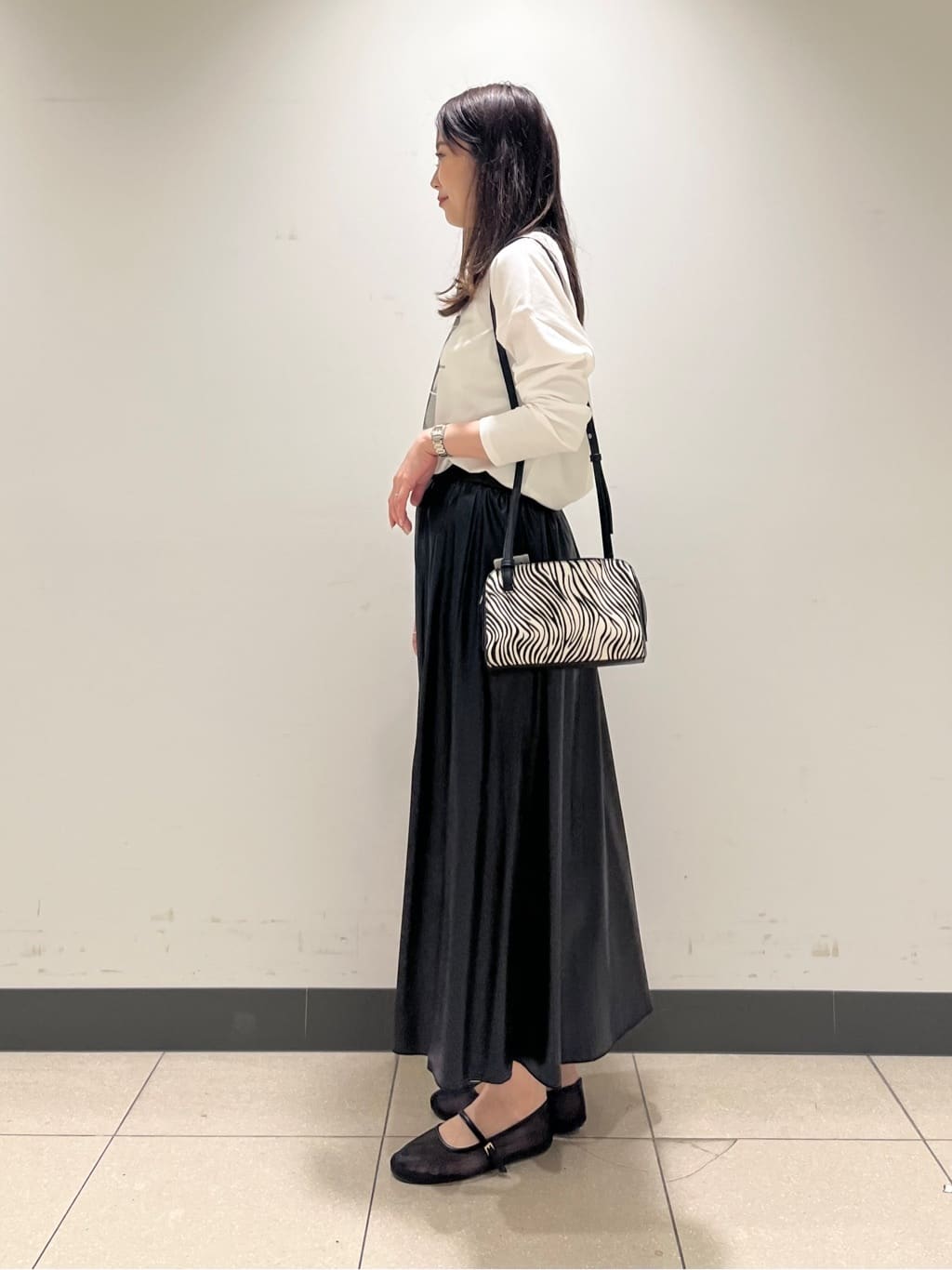 shokoさんの「INDIVI｜【UVケア】プリントフォトロングTシャツ」を使ったコーディネート
