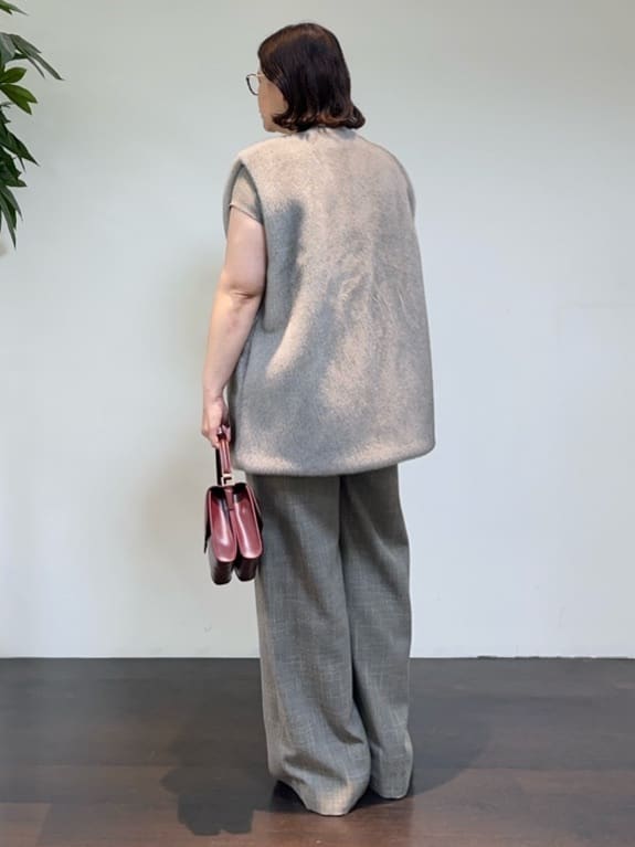 Asamiさんの「UNTITLED｜【トレンド/ジレ】フェイクファーベスト」を使ったコーディネート