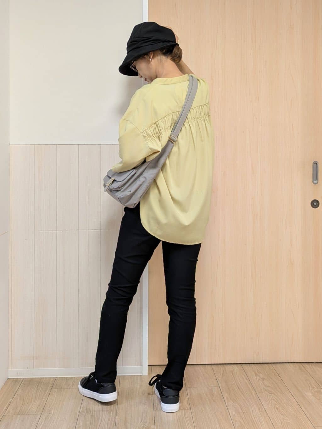 YuAさんの「SHOO･LA･RUE｜【S-LL/洗濯後しわになりにくい】バックギャザーがアクセント スッキパーブラウス」を使ったコーディネート