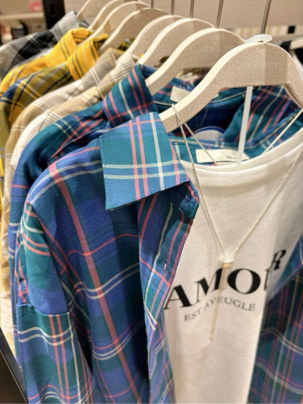 ayan oh!さんの「SHOO･LA･RUE｜【洗濯機可/S-LL】程よい抜け感 大人のチェックシャツ」を使ったコーディネート